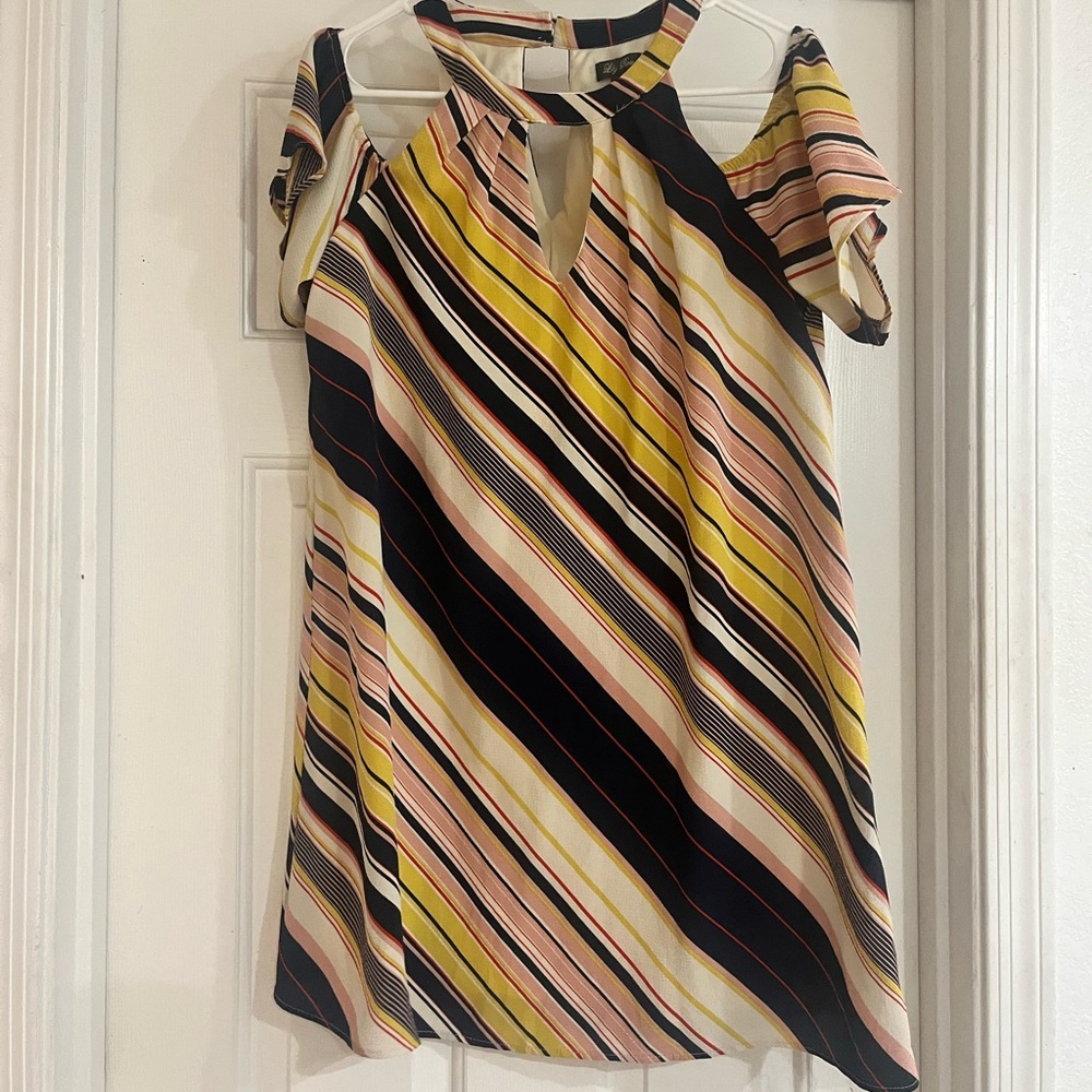 Medium Lily Rose dress, Peekaboo shoulder, key hole front and back dress.